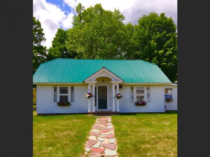 Unit 1 - 1 Bedroom house rental