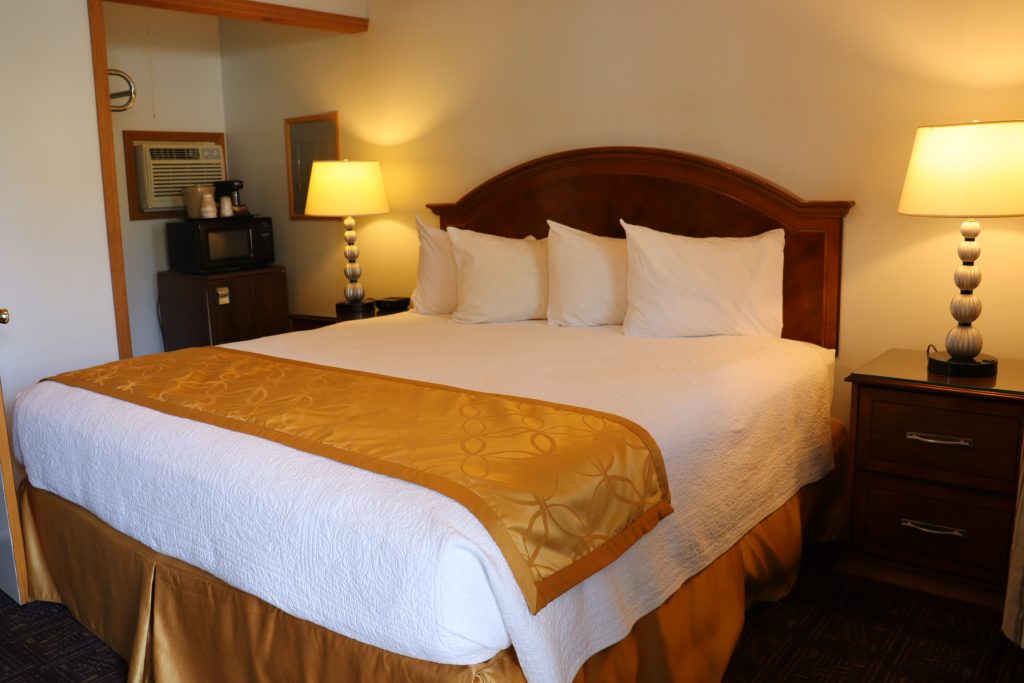 Cottage with one king bed